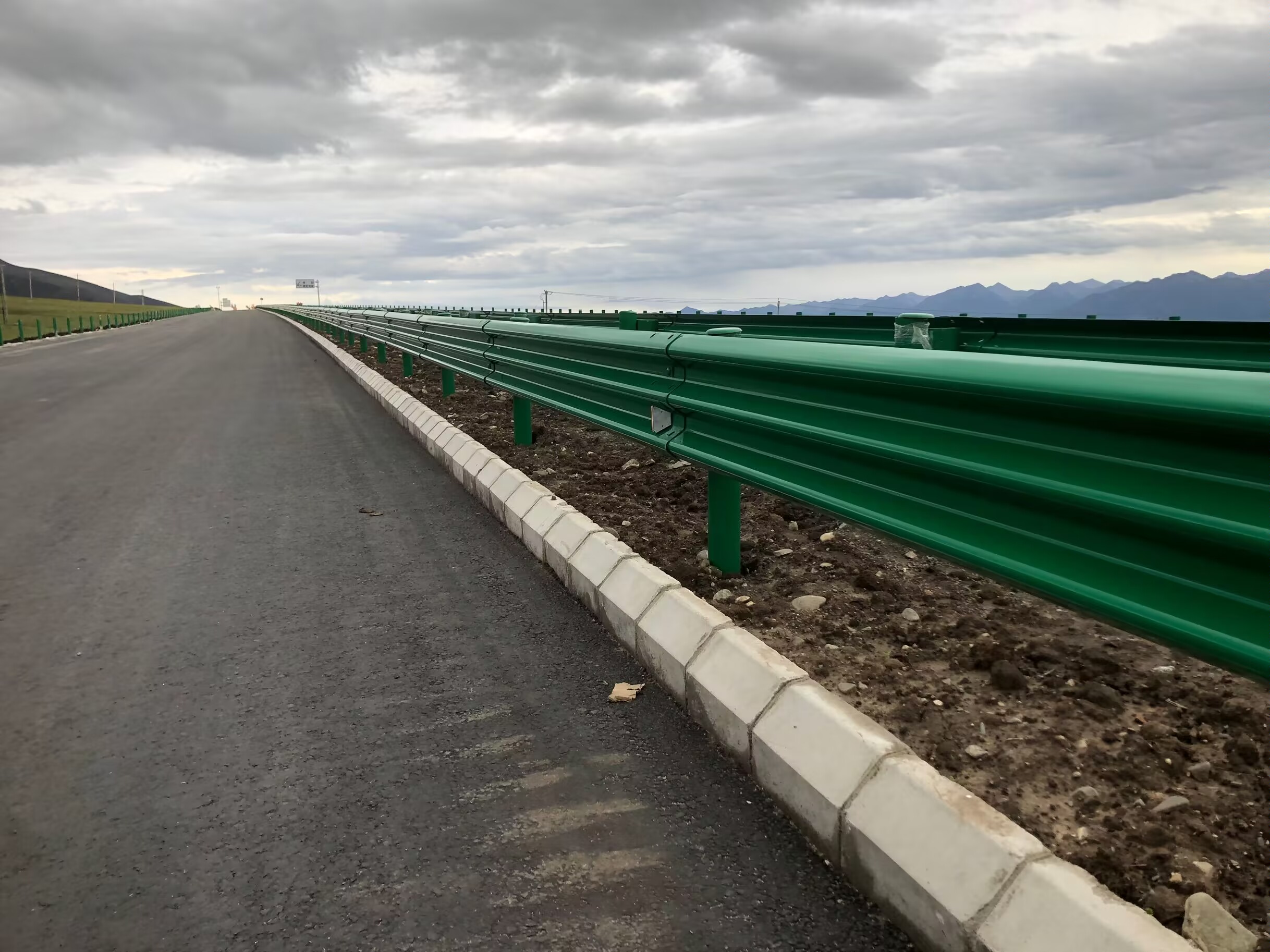 兴文县乡村公路波形护栏波形护栏板 - 推荐
